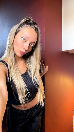 im a sexy blonde right?'
