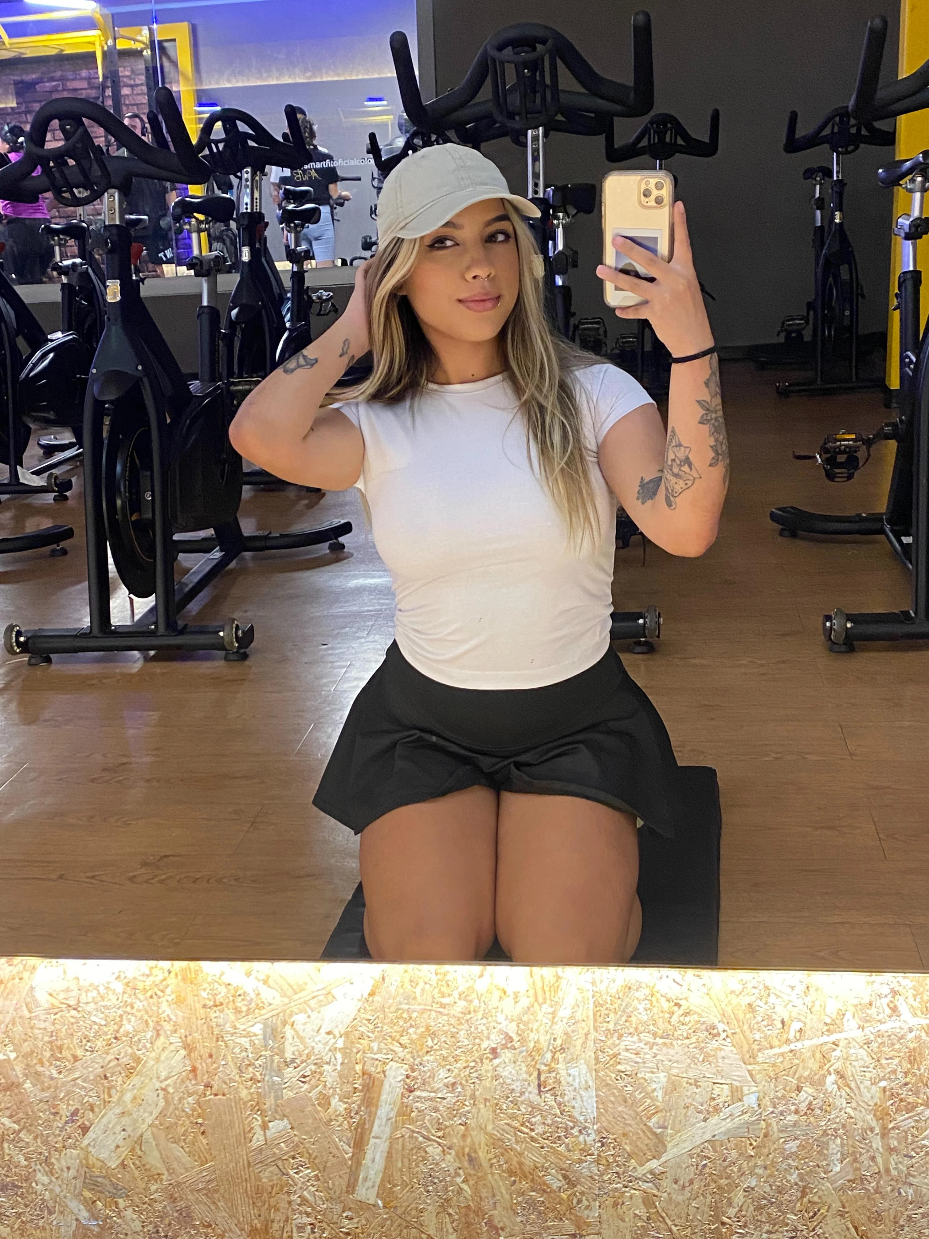 What makes a white girl perfectly beautiful to you? picture 1 of 1