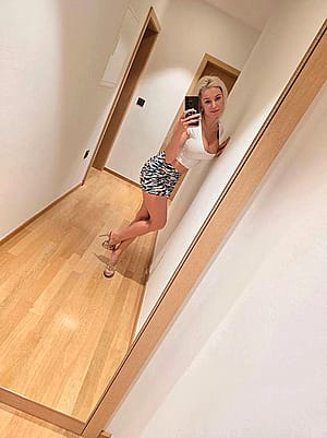 Am I your type 36F'