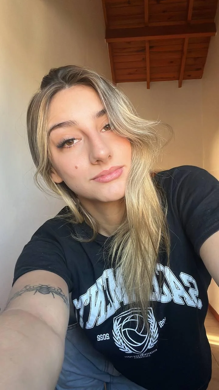 Am i the type of girl you'd go for? picture 1 of 1