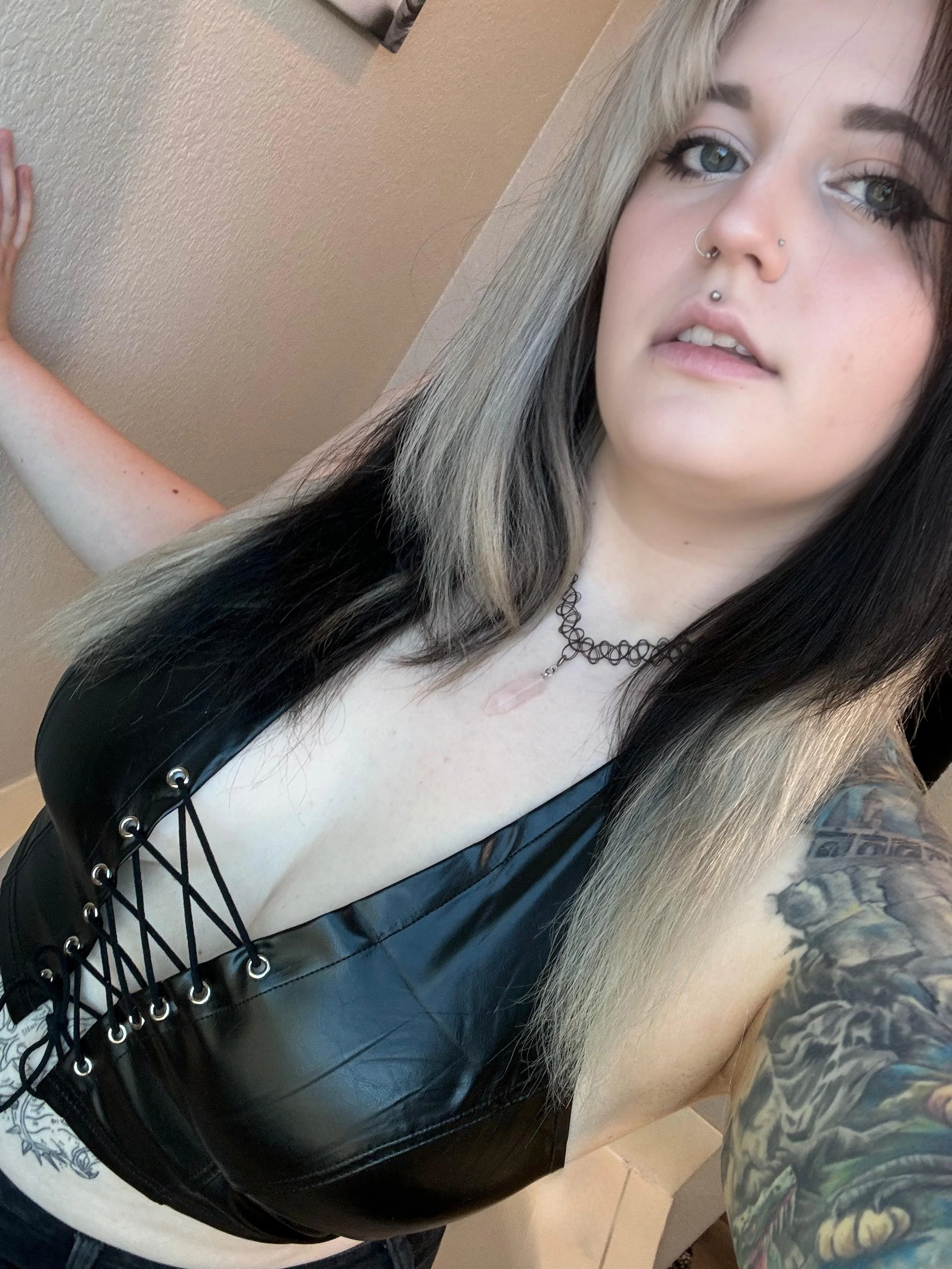 Going out vibes picture 1 of 1