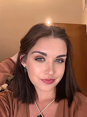 Do you think this color fits me'