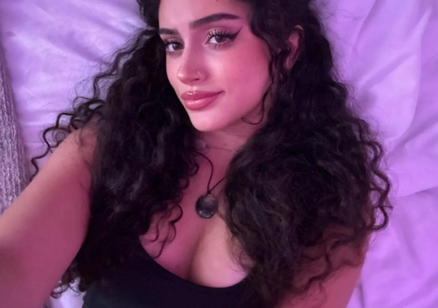 Would you be proud if I'm your girlfriend? picture 1 of 1