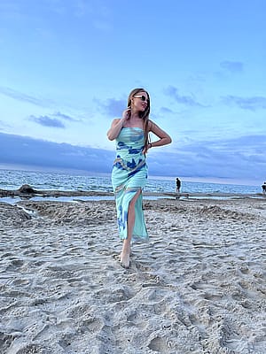 blue dress like the sky'