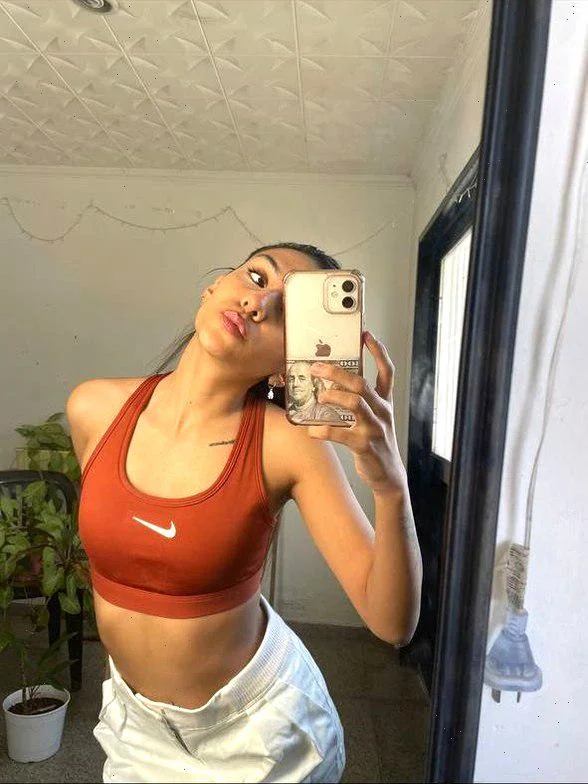 Be honest with me, am I hot for my age? F20 picture 1 of 1
