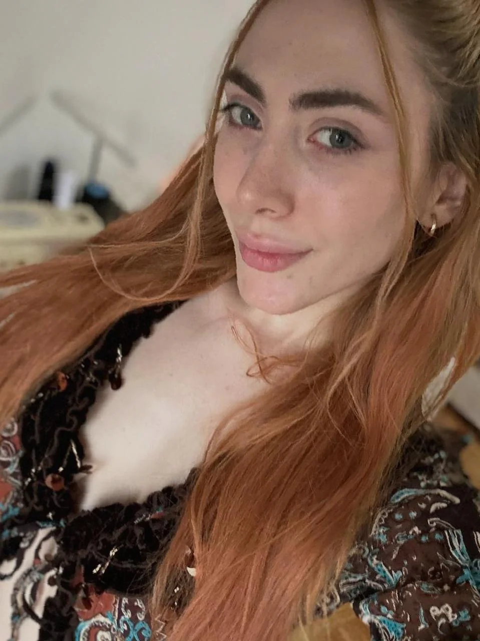 Simply dressed up picture 1 of 1