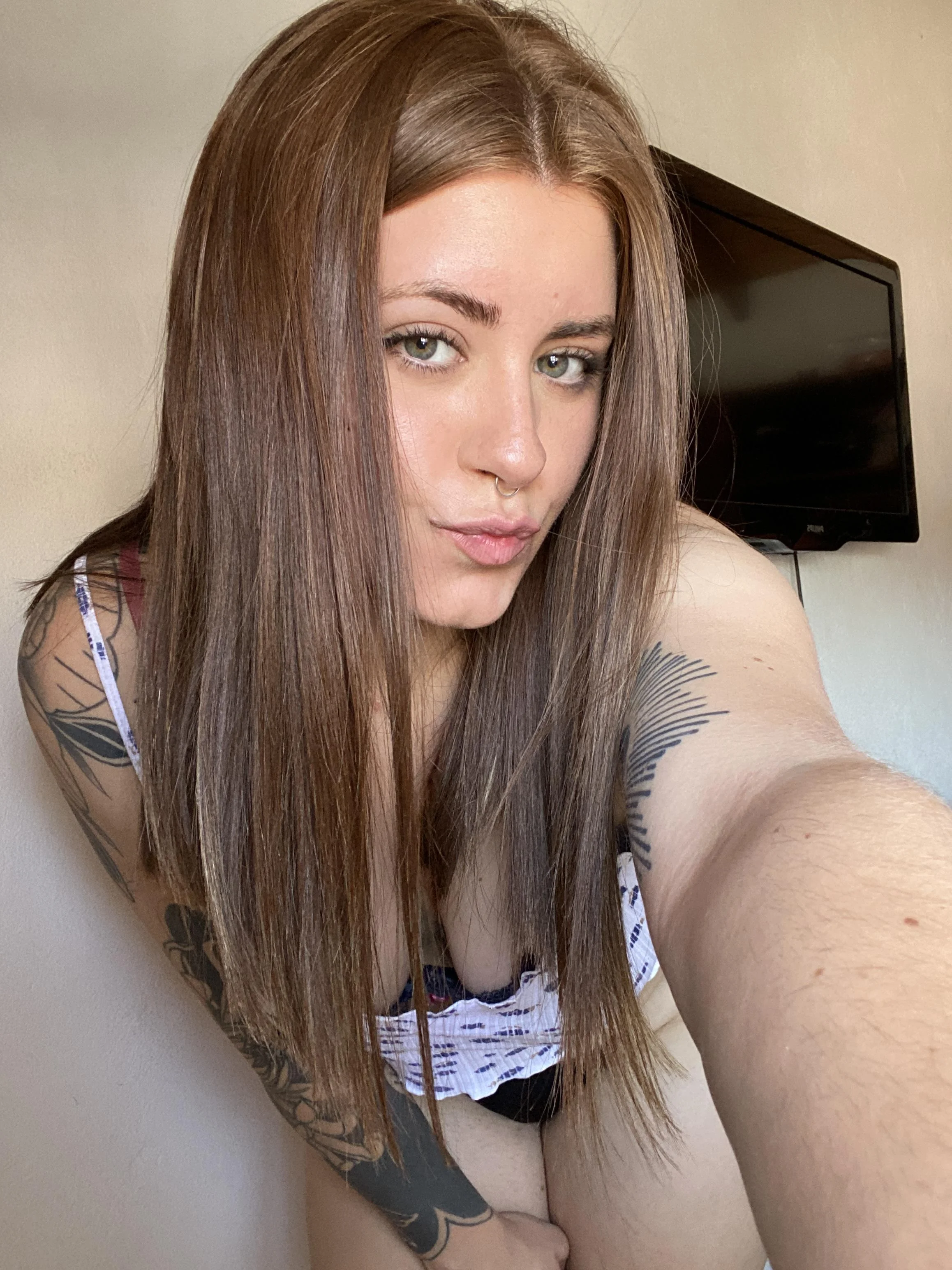 Did I pass your 'girlfriend type' vibe? picture 1 of 1
