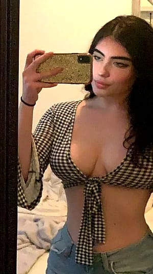 morning mirror selfie'