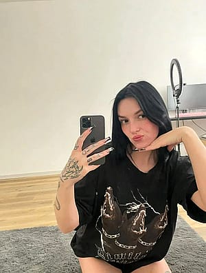 Gorgeous enough to get your attention in class'