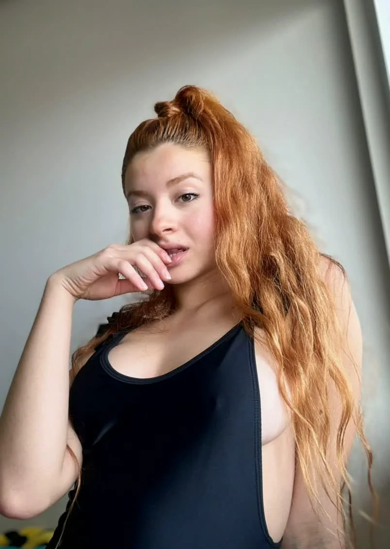 Do i look sexy, classy or both? picture 1 of 1