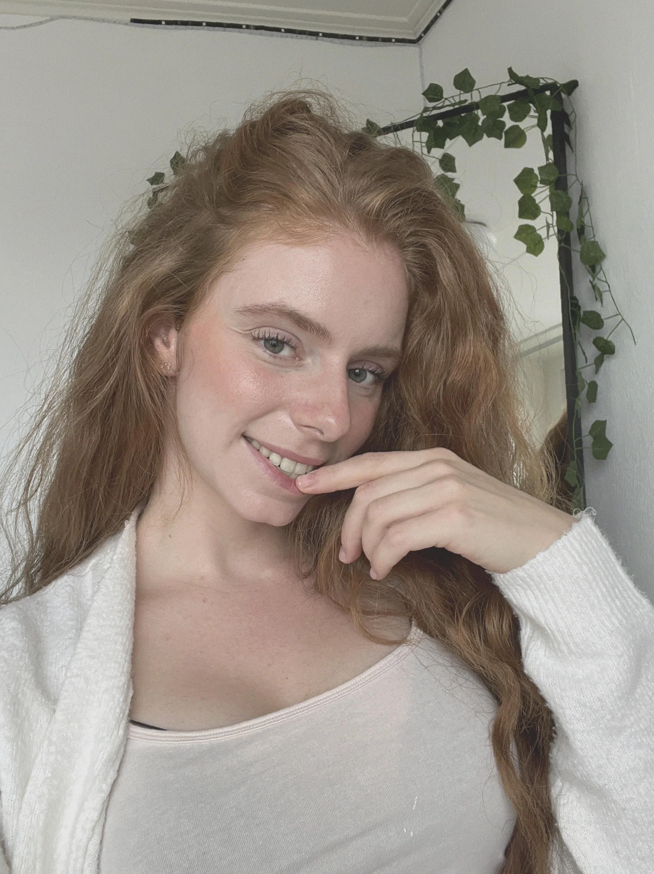 A fiery muse, naturally radiant. picture 1 of 1