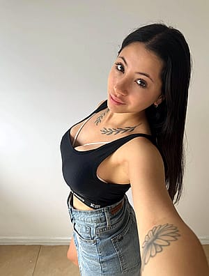 F19 and still not sure if I am hot or not?'