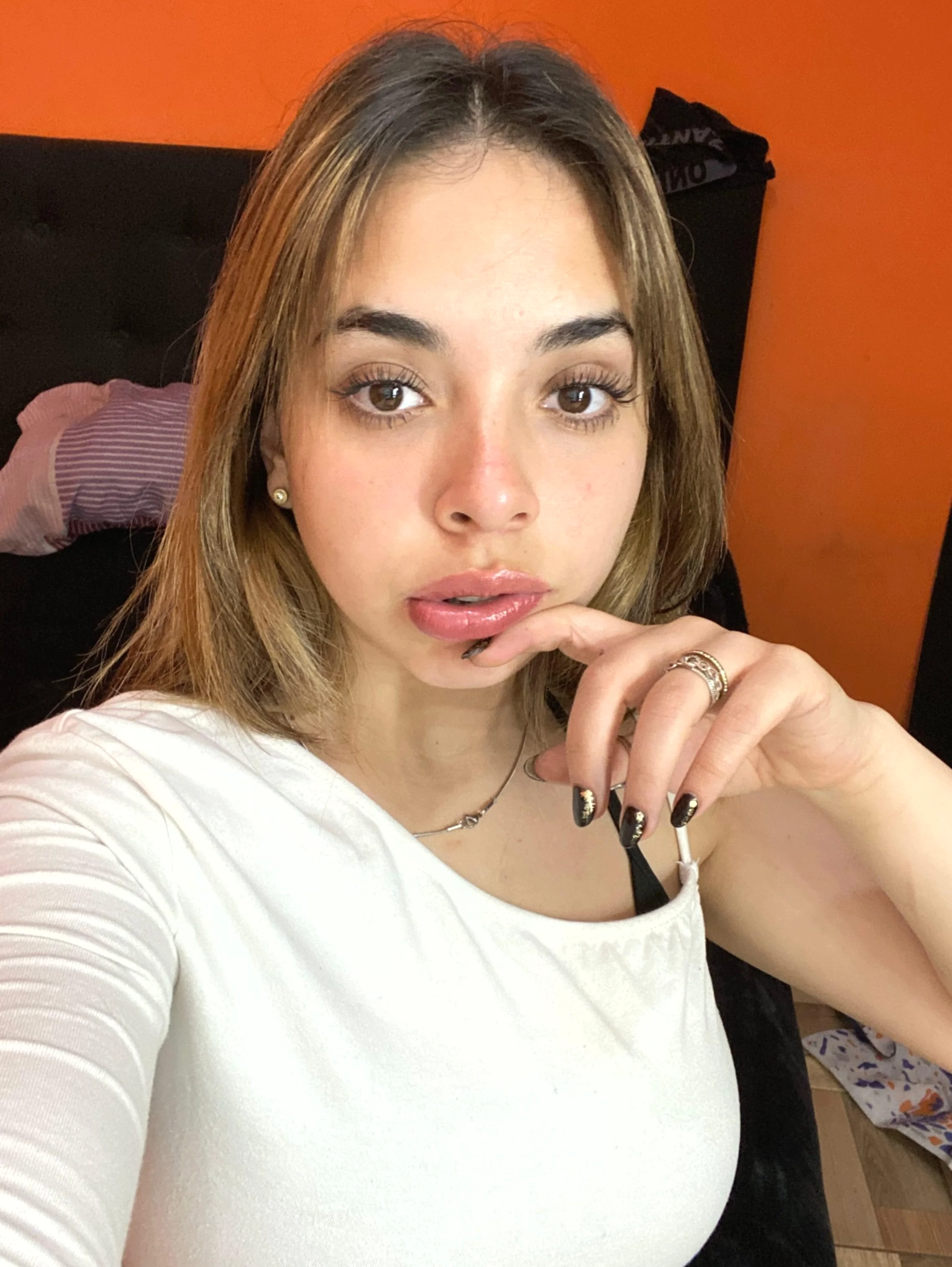 Would you consider me a classy girl? picture 1 of 1