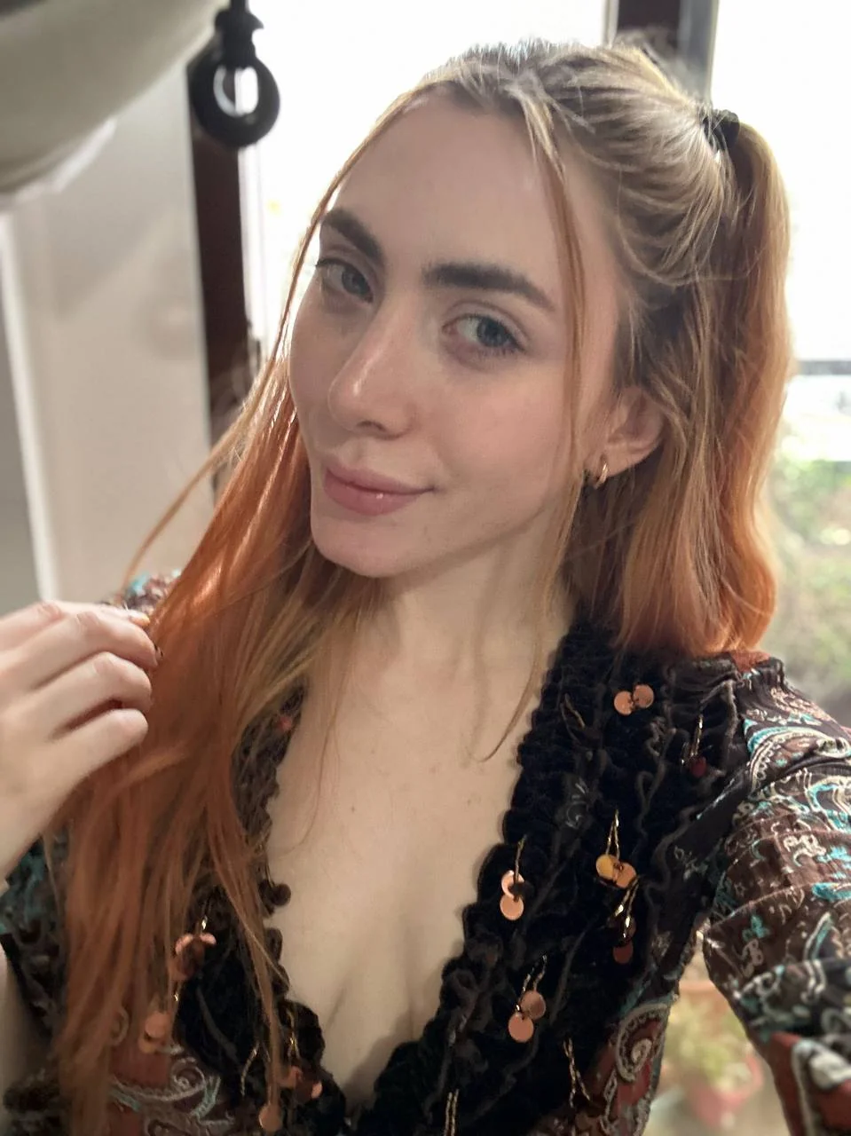 Am I Hot or just average? F19 picture 1 of 1