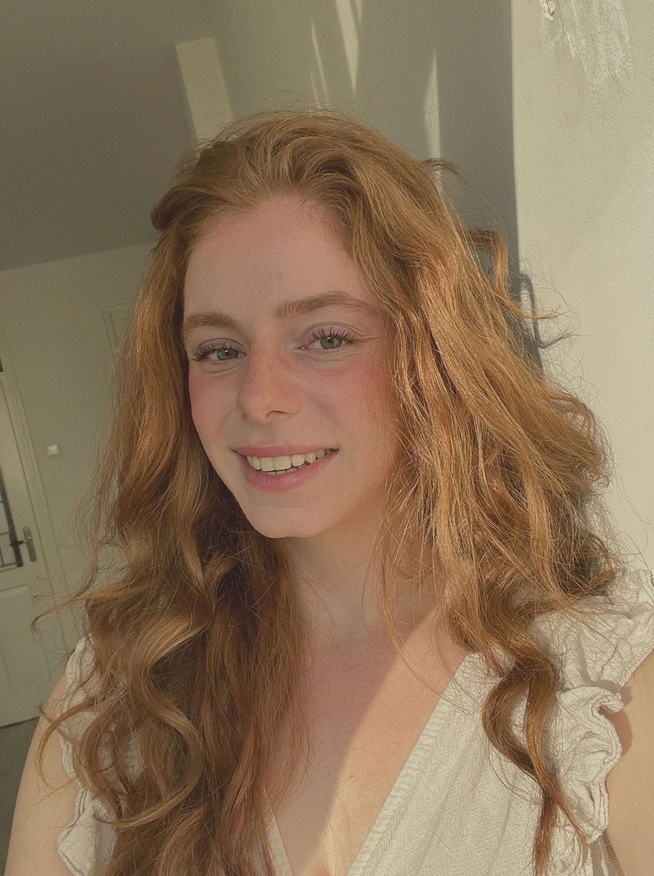 Timelessly radiant. picture 1 of 1