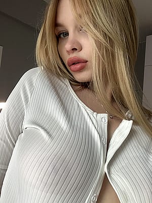 Am I hot ? 21 yo'