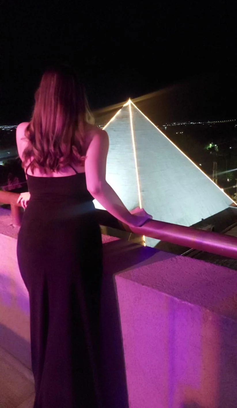 Do you think the dresses are sexy? (waiting for 00 to celebrate my birthday...) picture 1 of 1