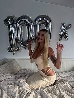 White Girl Sexy Elegance in Every Detail'