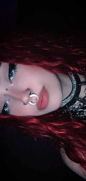 Are goth chicks hot to you? [F20]'