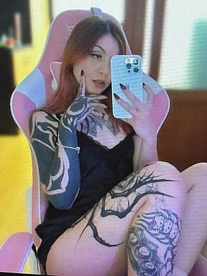 Just tell me honestly, am I sexy'