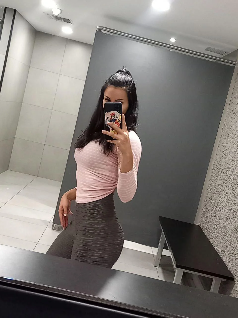 Spending energy in the gym picture 1 of 1