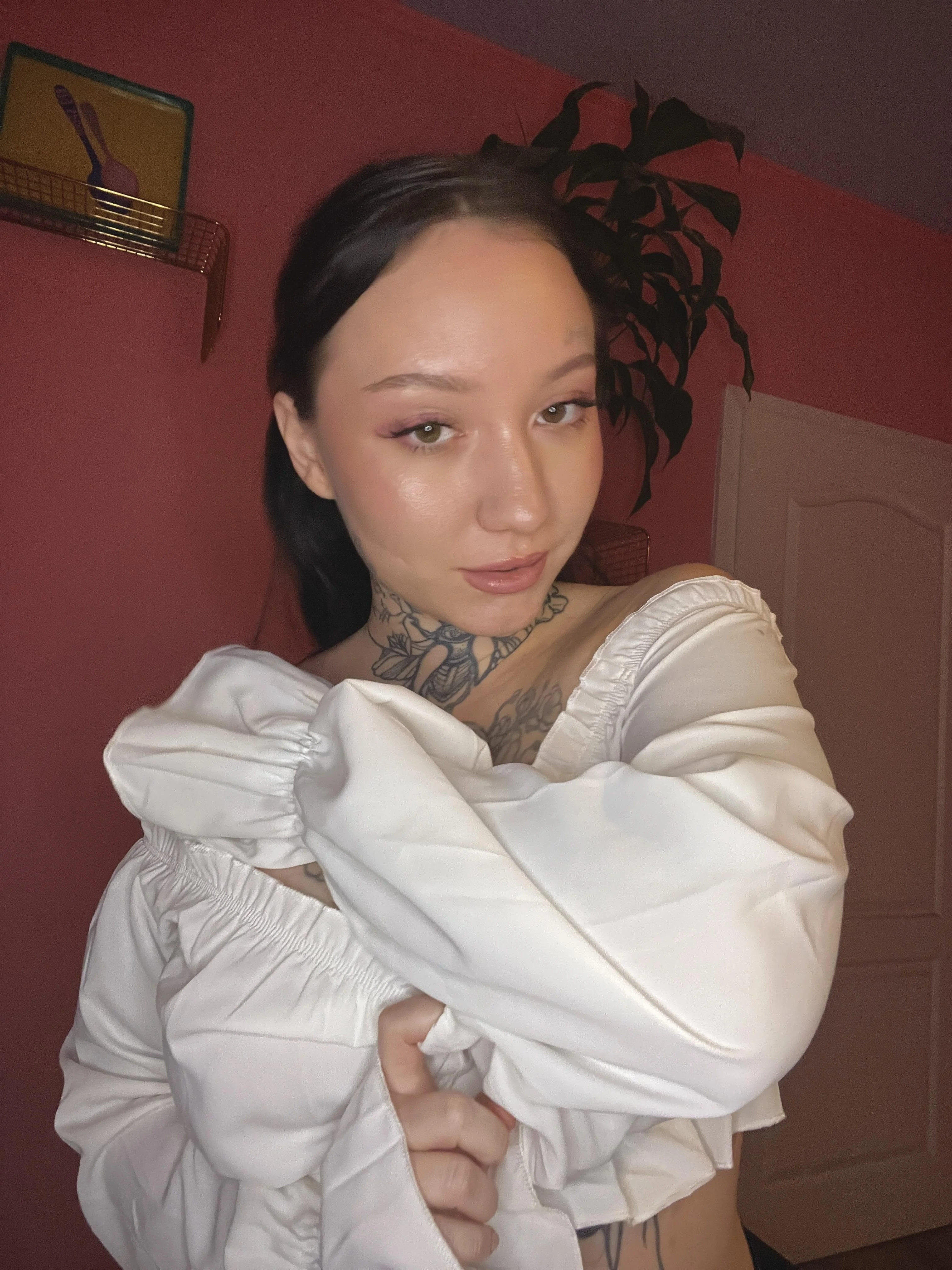 white looks so good on me picture 1 of 1