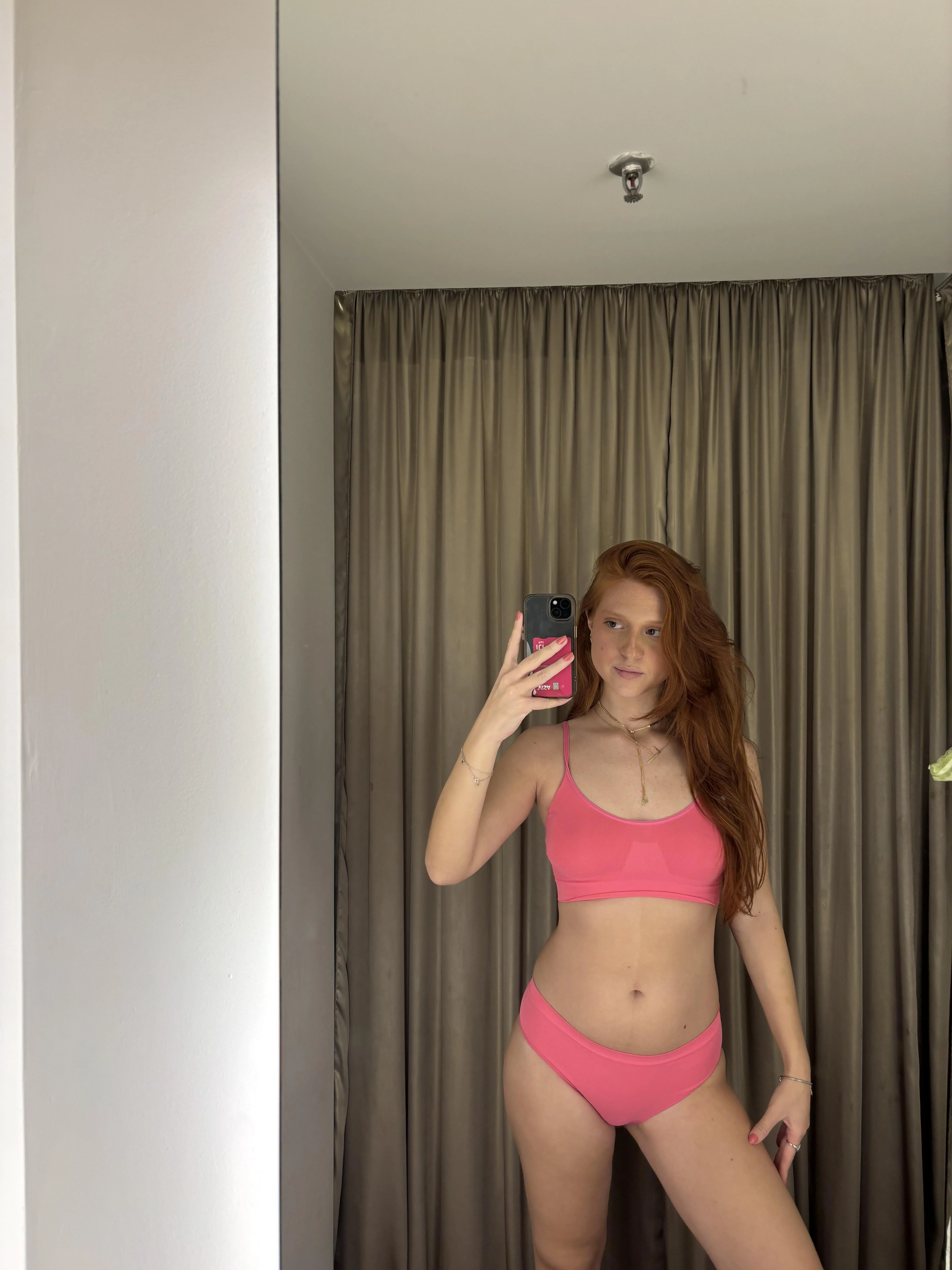 Do I look hot on pink? picture 1 of 1