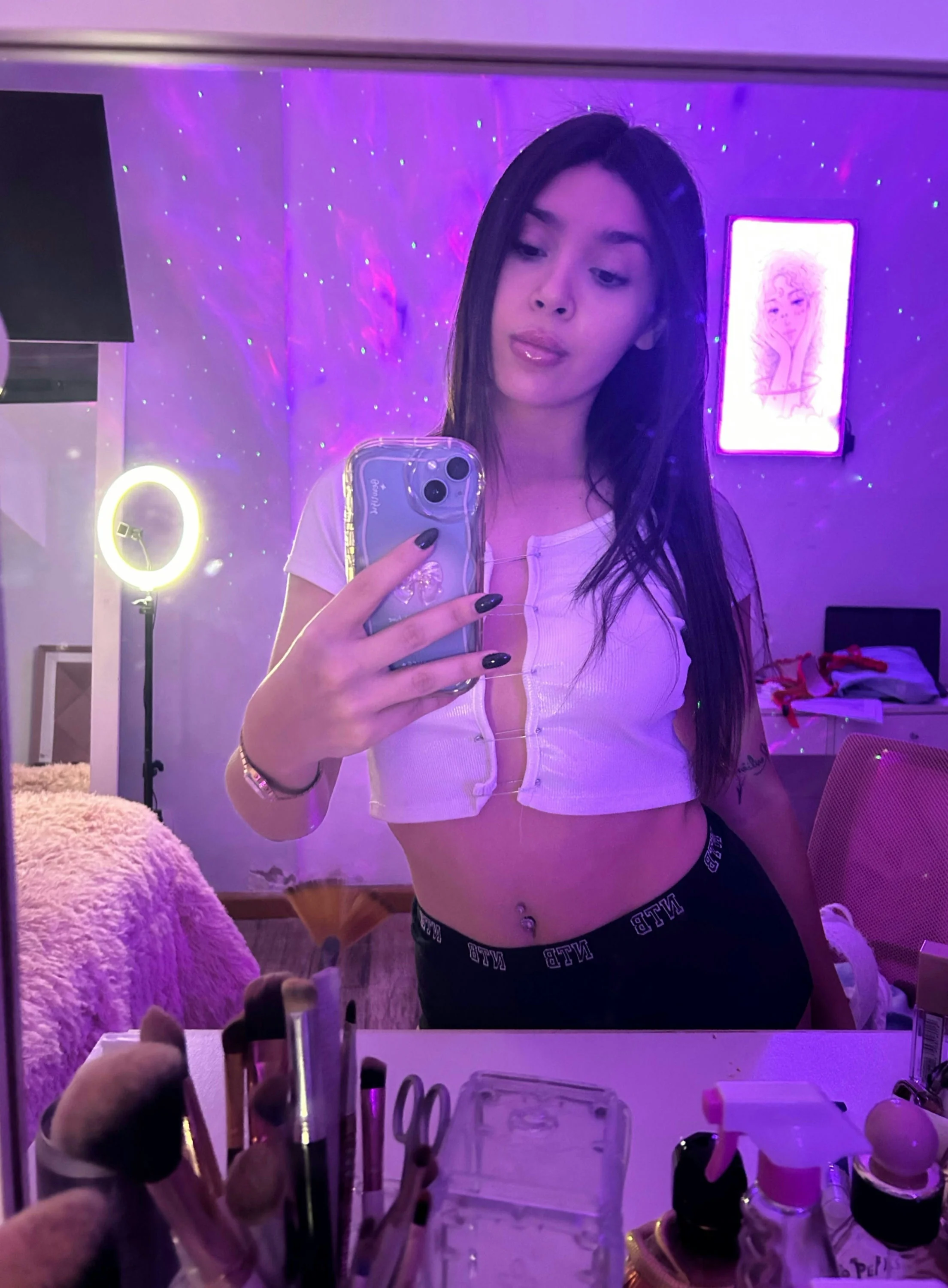 Am I your fave college teen? picture 1 of 1