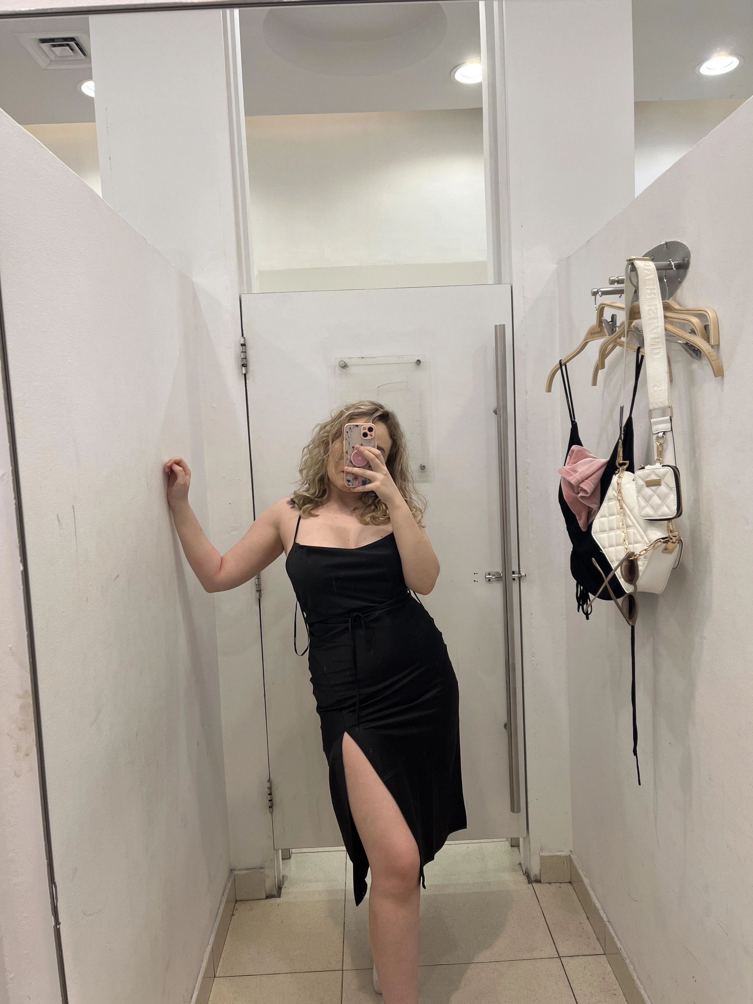 Do I look good in this dress? picture 1 of 1