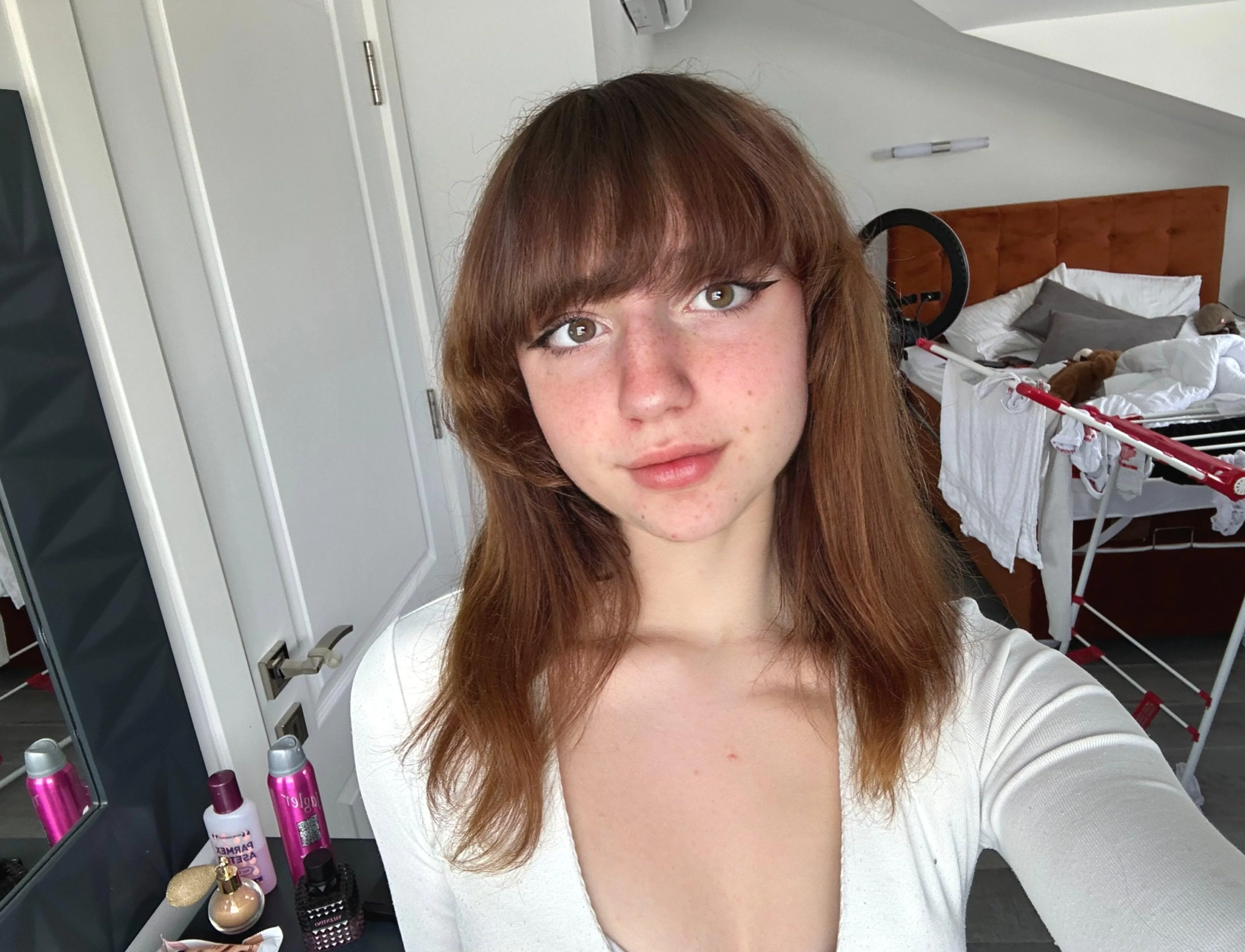 f18 do i really look hot? picture 1 of 1