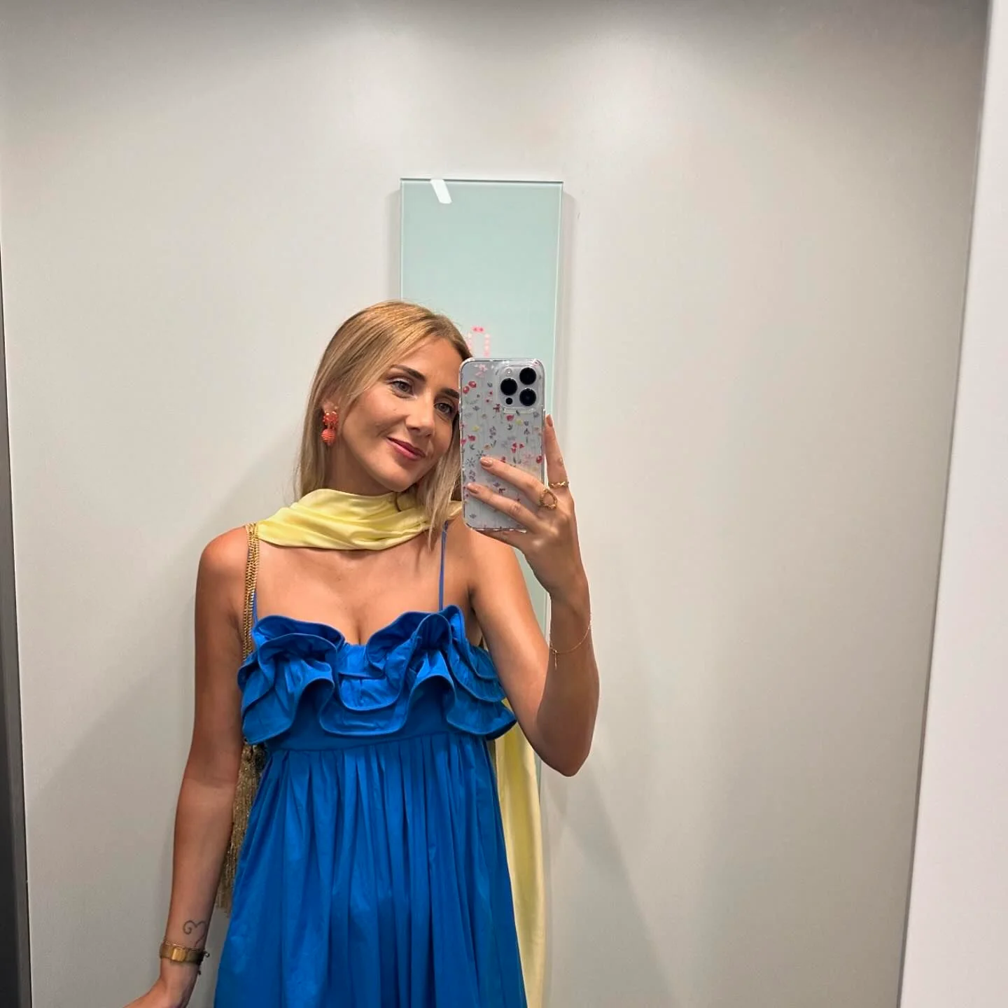 Thoughts on her 🤤 picture 4 of 4