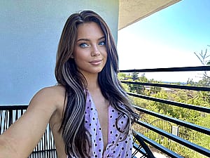 am i hot? be honest please f21'