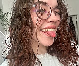 Am I beauty enough for u?'