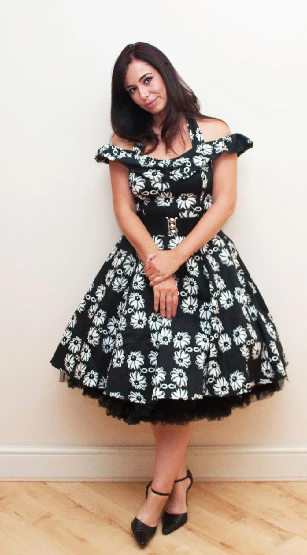 My new Retro dress makes me feel classy. picture 1 of 1