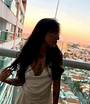 Am I hot 22 y/o latina girl?'