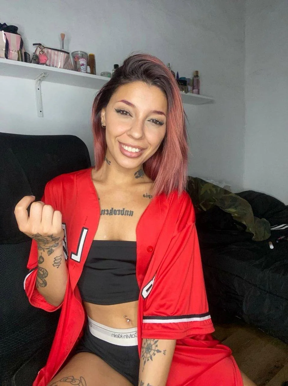 Do you think I’m attractive enough for you? picture 1 of 1