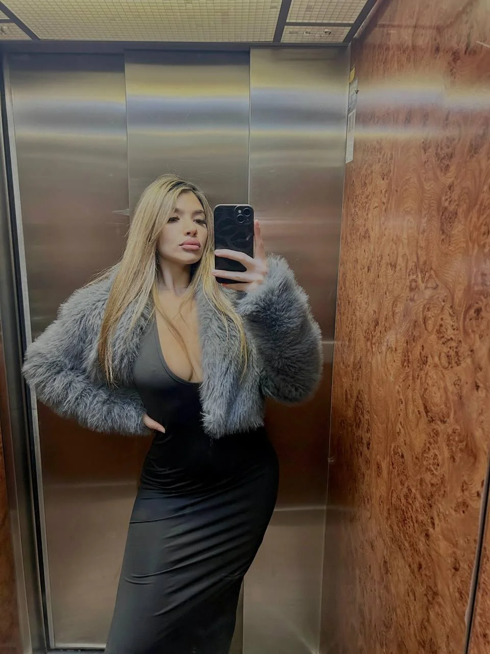 What about a date with a 28yo single mom picture 1 of 1