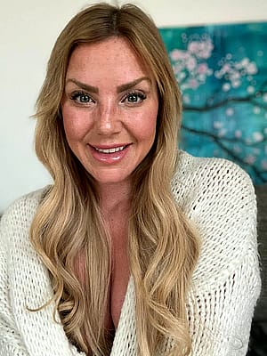 Sharing my first selfie here to start the Monday right'