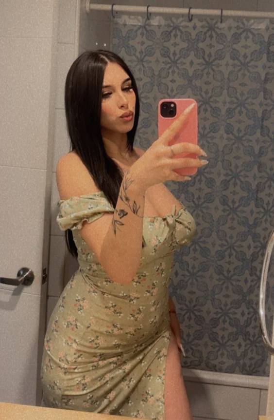do i look sexy in this dress? picture 1 of 1