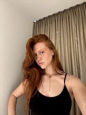 I know I look more hot with my red hair .'