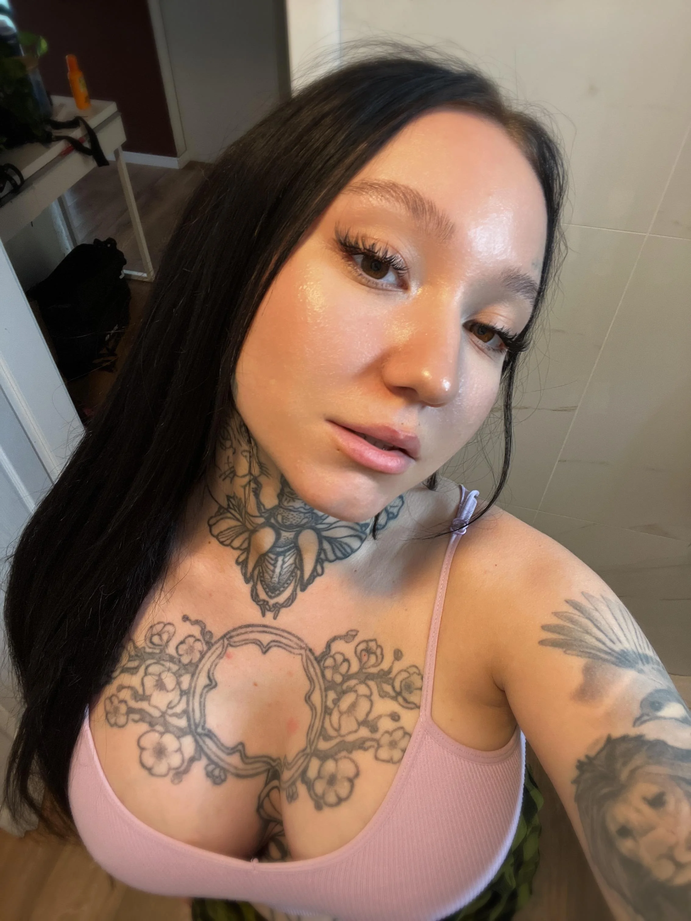pink brings out my face so well picture 1 of 1