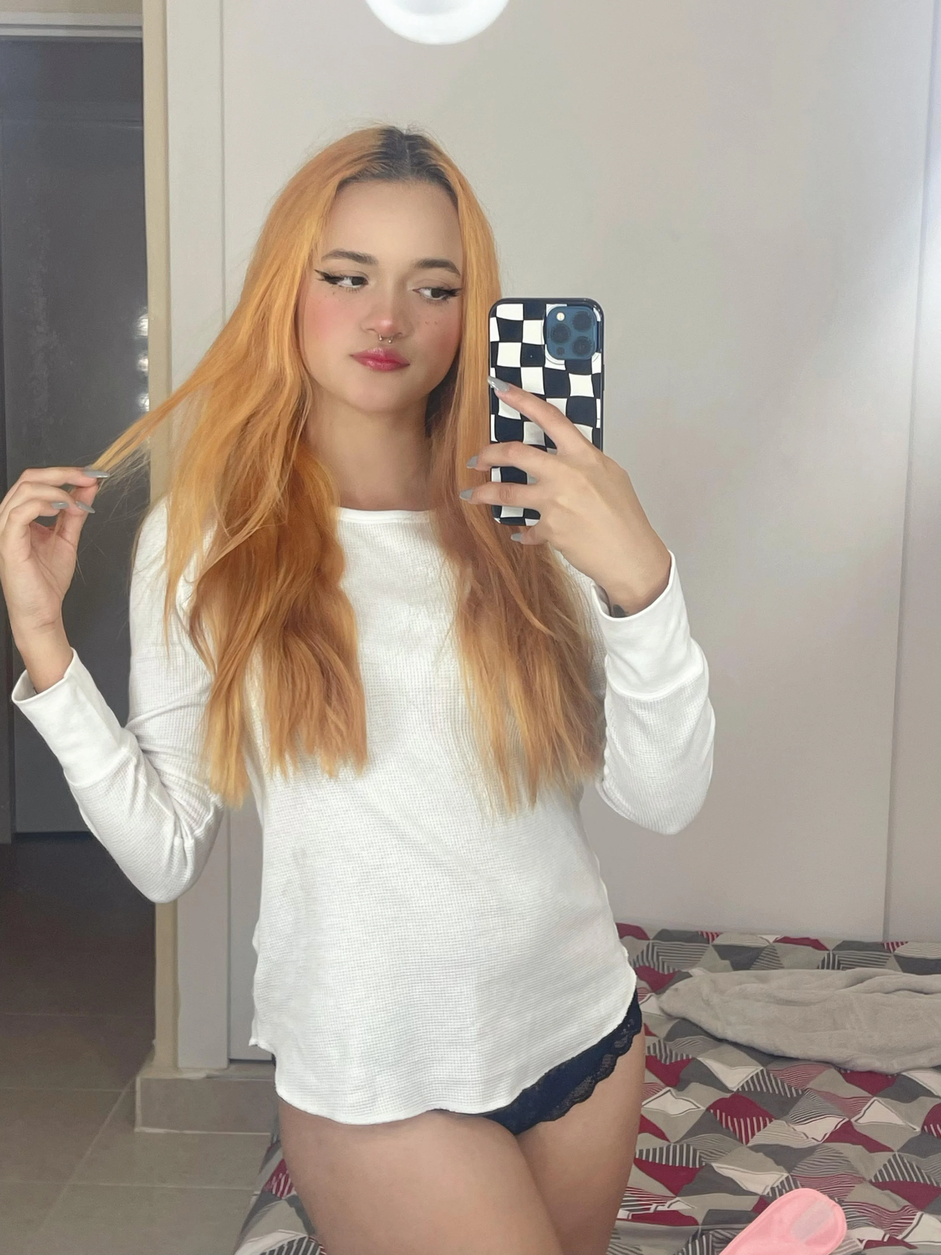 do you think I'm pretty or sexy? hmm F21 picture 1 of 1
