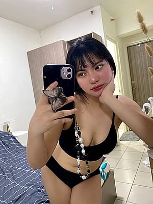 Do you think I'm hot? F19'