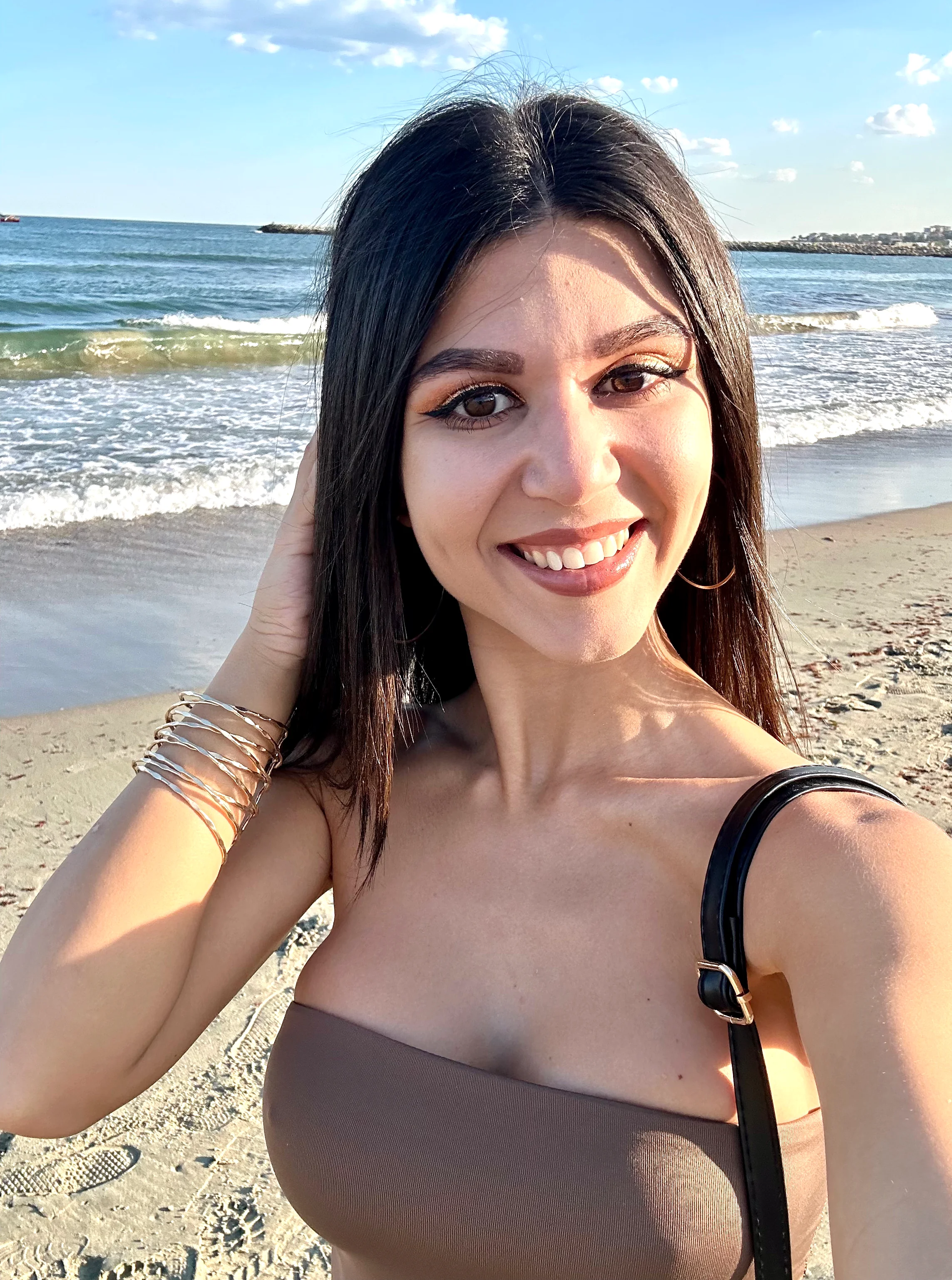 do you think i am attractive? picture 1 of 1