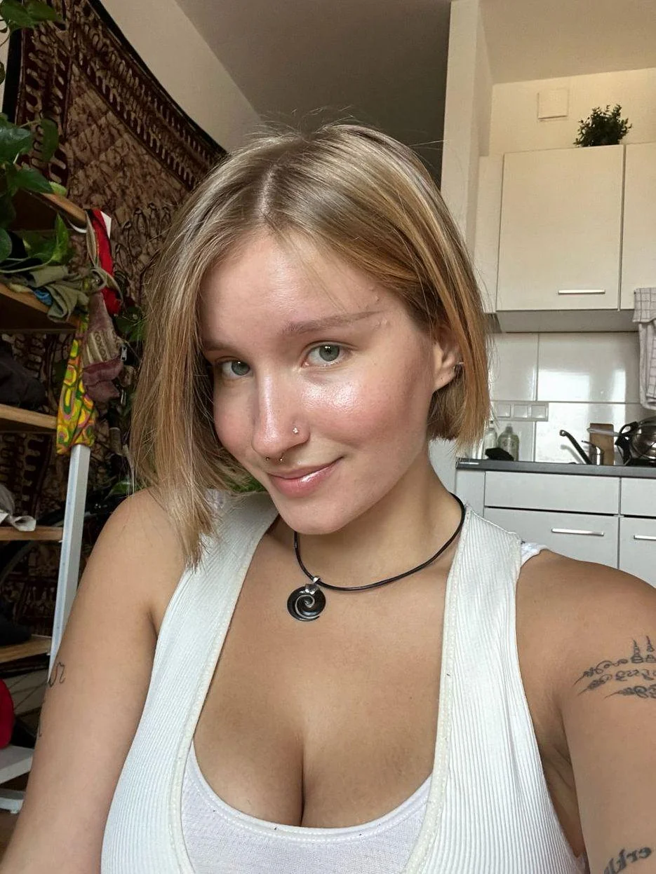 Would you visit me if I were next door? picture 1 of 1