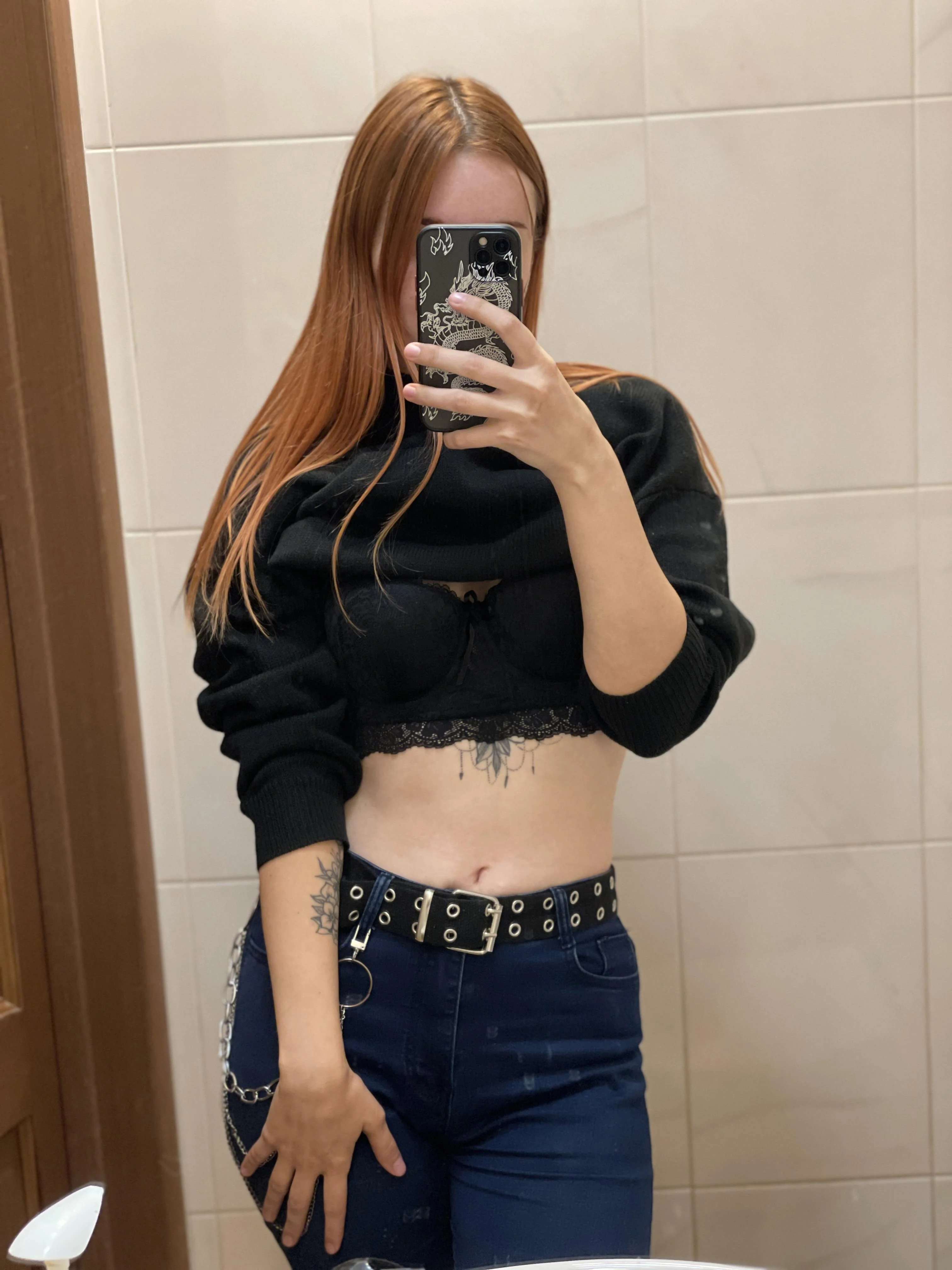 Can’t go past a mirror without a cheeky selfie picture 1 of 1