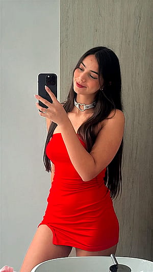 Be honest am i hot?'