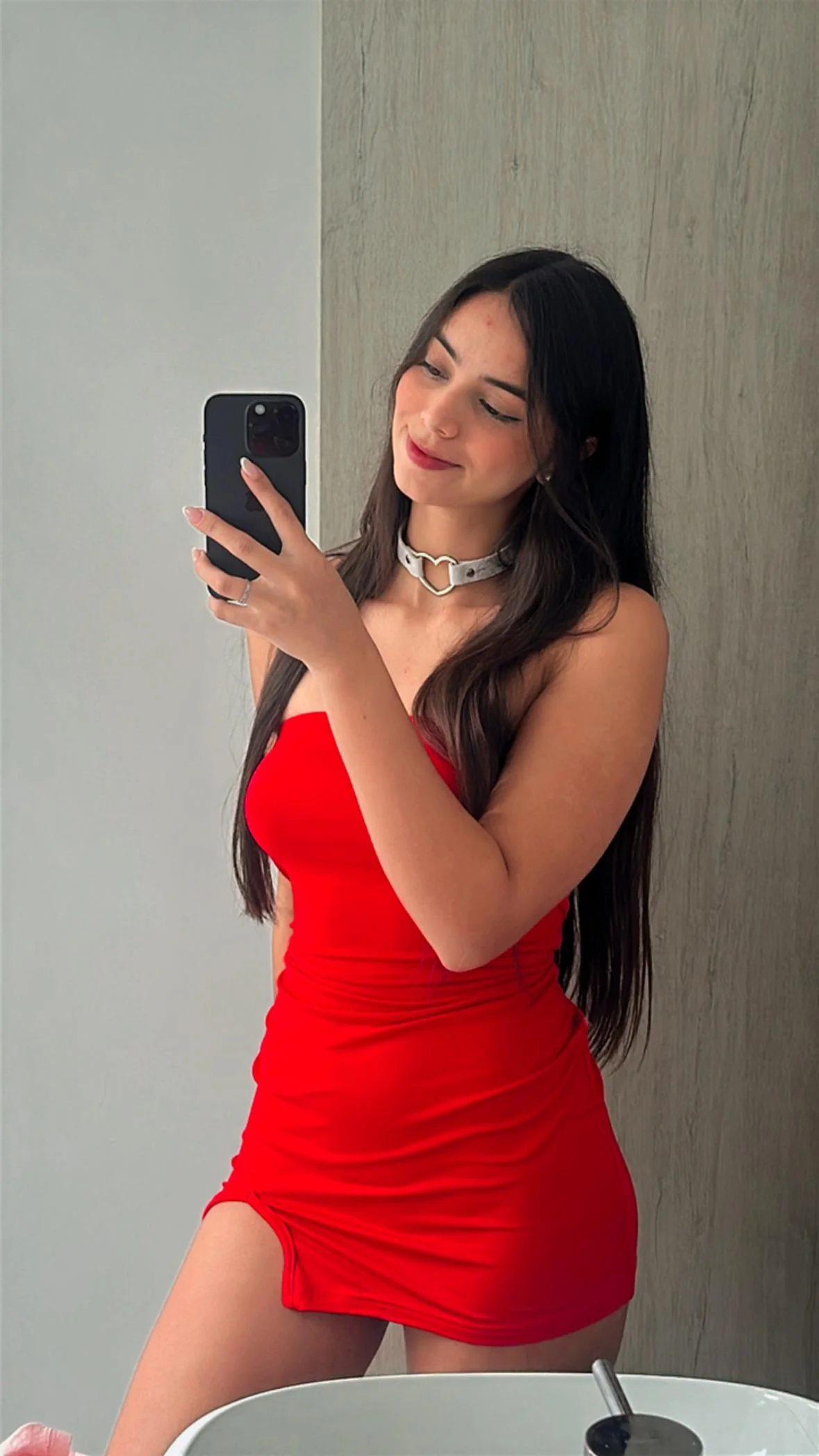 Be honest am i hot? picture 1 of 1