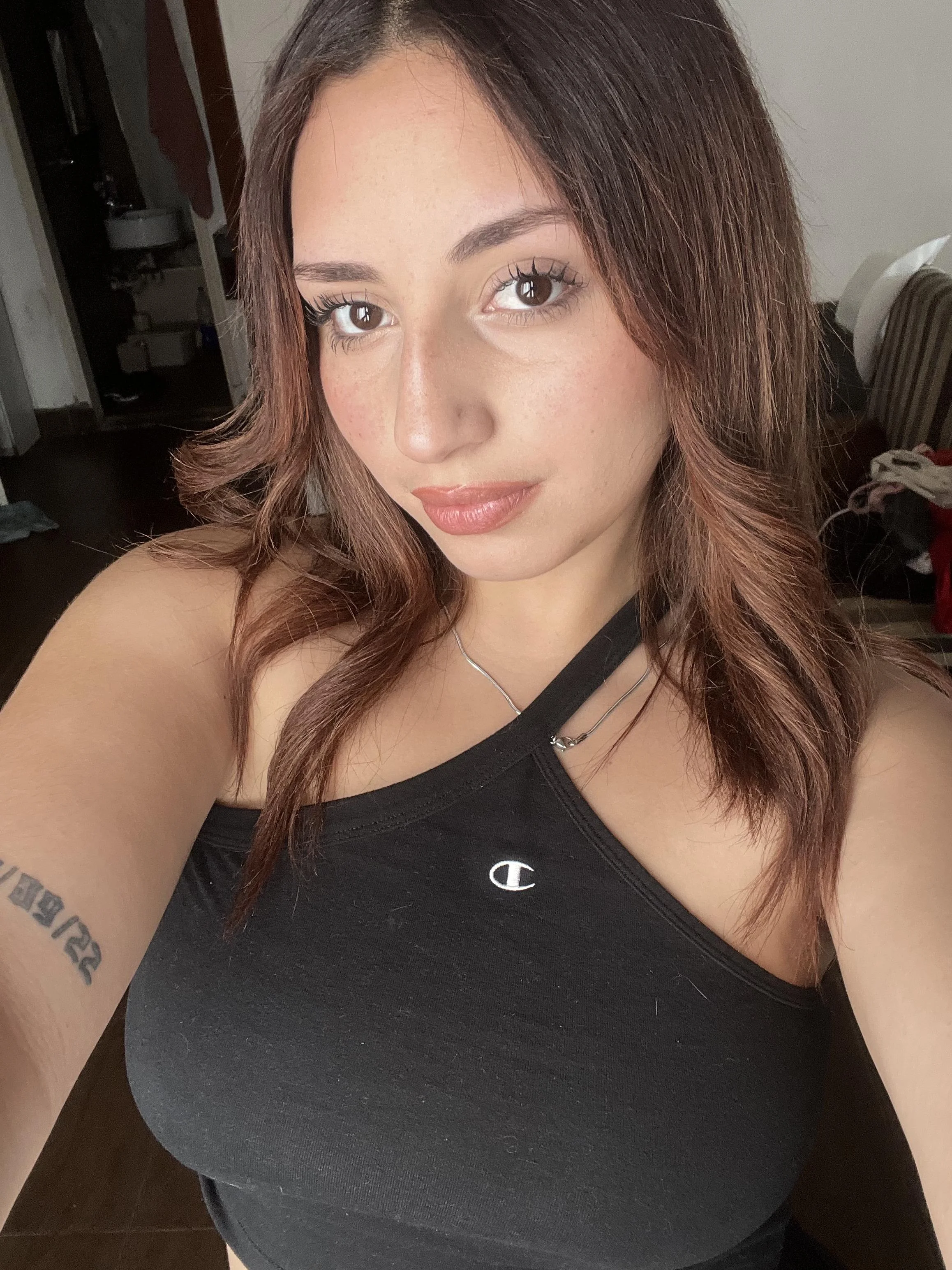 How do I look in this photo? picture 1 of 1