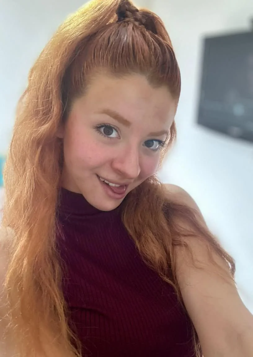 Can I be the one to bring beauty into your world? picture 1 of 1